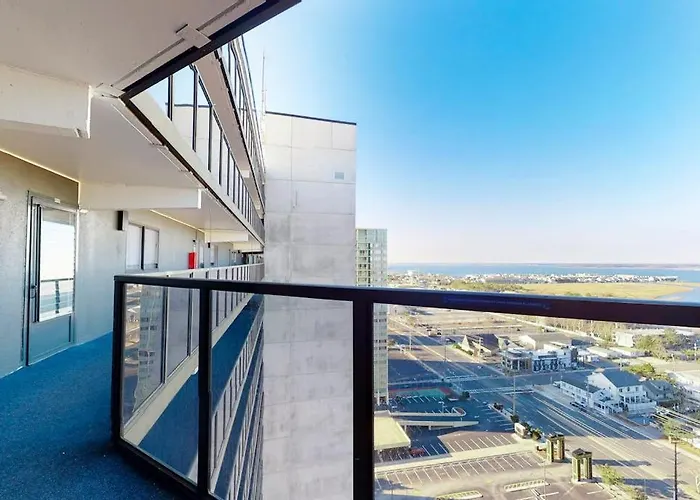 Updated Oceanfront With Balcony Ac Washer & Dryer Pools & Sauna * Ocean City