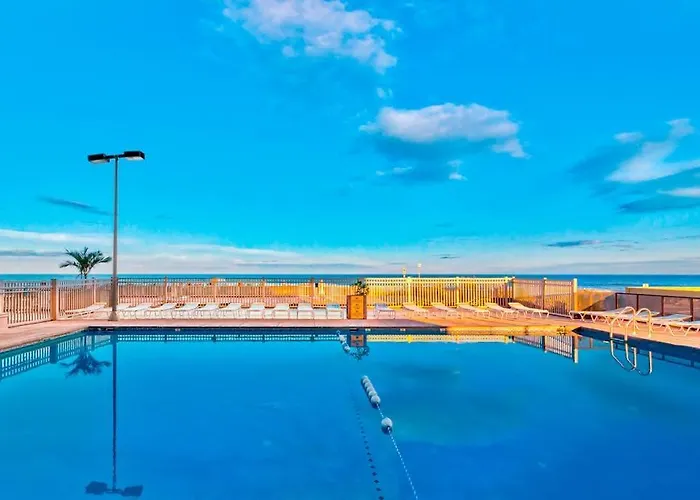 Updated Oceanfront With Balcony Ac Washer & Dryer Pools & Sauna * Ocean City