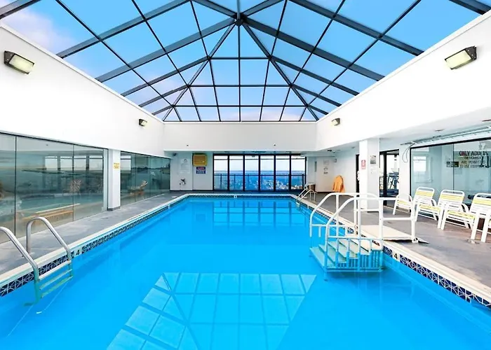 Updated Oceanfront With Balcony Ac Washer & Dryer Pools & Sauna Holiday home