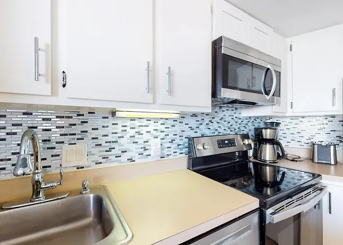Holiday home Updated Oceanfront With Balcony Ac Washer & Dryer Pools & Sauna Ocean City