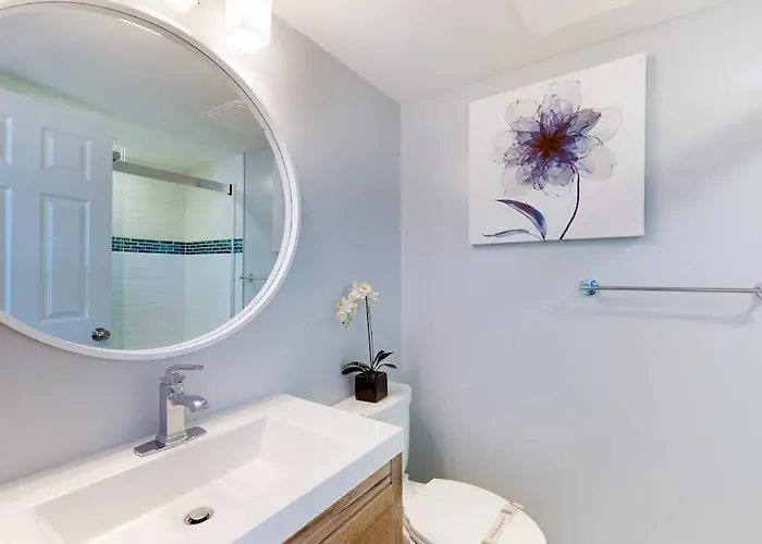 Updated Oceanfront With Balcony Ac Washer & Dryer Pools & Sauna